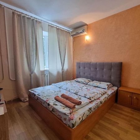 Апартаменты в центре на Гагарина Днепър Екстериор снимка